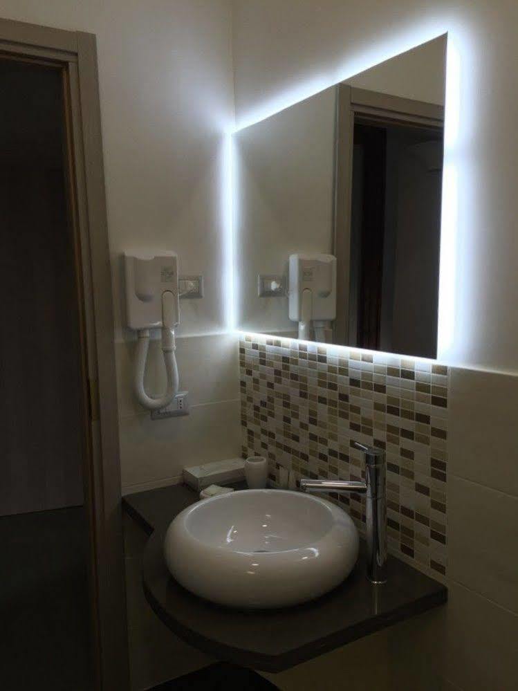 Napoli Milionaria B&B Экстерьер фото