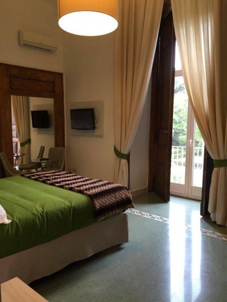 Napoli Milionaria B&B Экстерьер фото